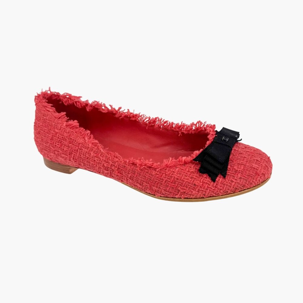 CHANEL Red Tweed Flats with Black Bow - Picture 9 of 15